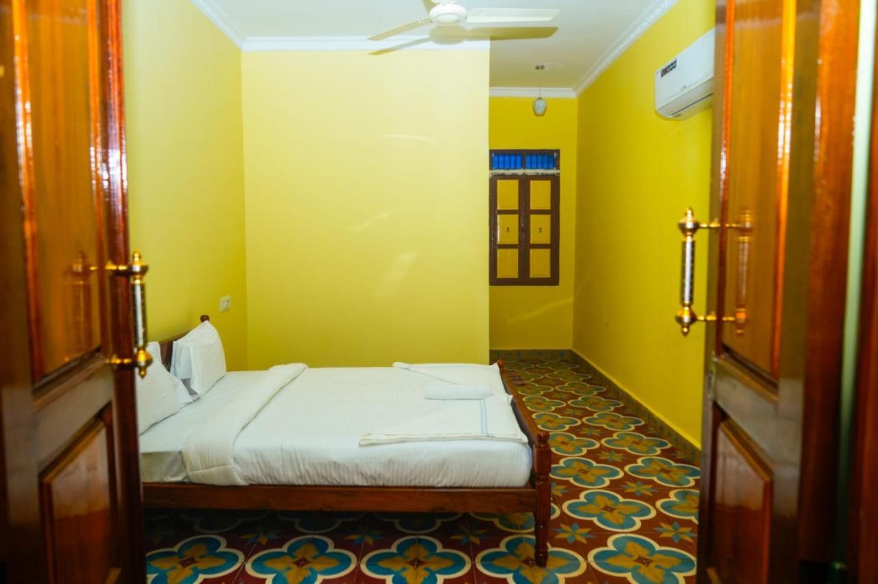 Chettinad Manor Hotel Kanadukattan Exterior photo